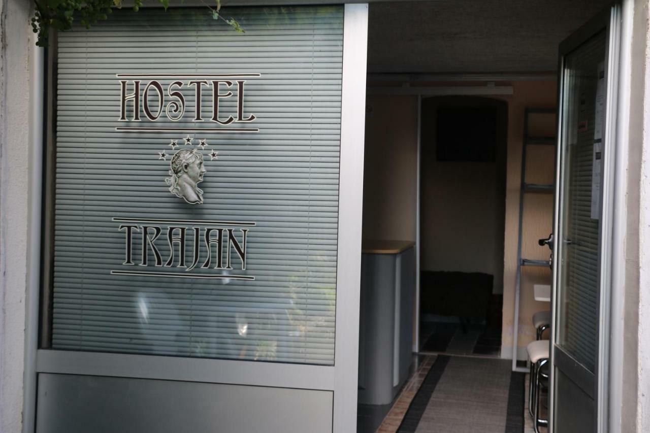 Hostel Trajan Donji Milanovac Zewnętrze zdjęcie